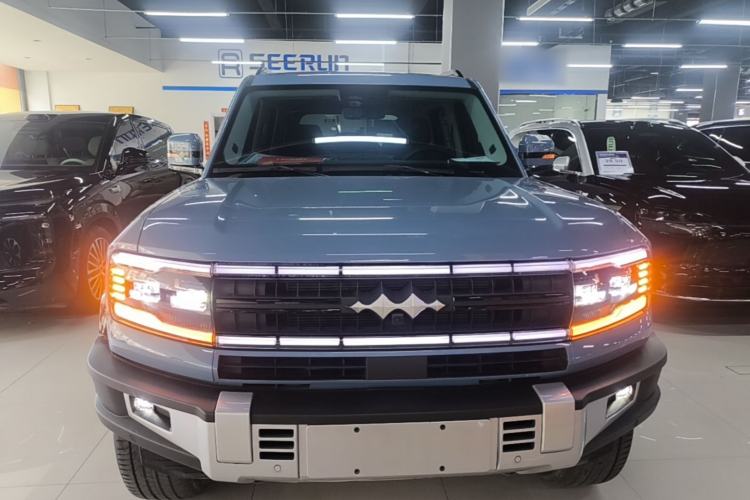 Used Formula Leopard 5 2023 Navigator Edition Front