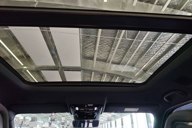 Used Formula Leopard 5 2023 Navigator Edition Headliner