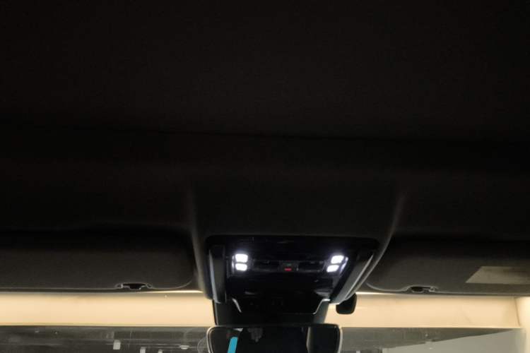 Used Formula Leopard 5 2023 Navigator Edition Headliner
