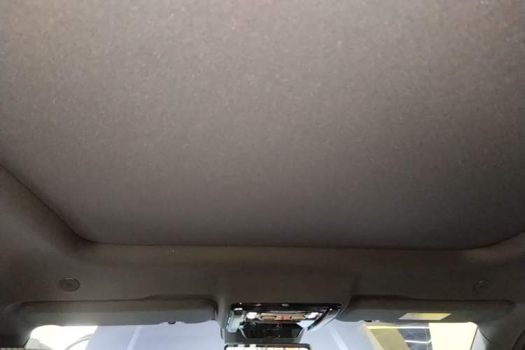 Used Formula Leopard 5 2023 Cloud Ride Flagship Edition Headliner