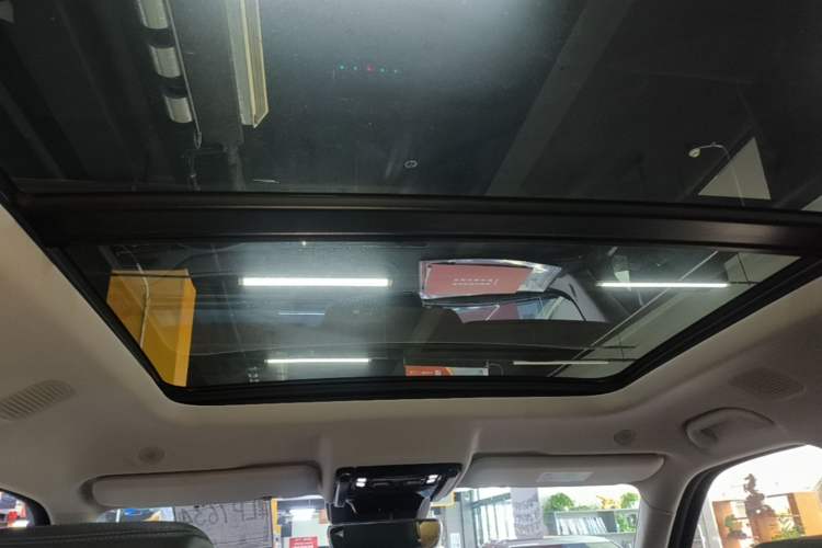 Used Formula Leopard 5 2023 Navigator Edition Headliner