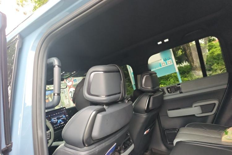 Used Formula Leopard 5 2023 Cloud Ride Flagship Edition Headliner