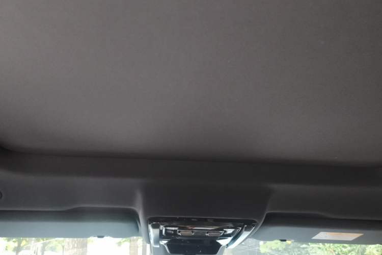 Used Formula Leopard 5 2023 Navigator Edition Headliner