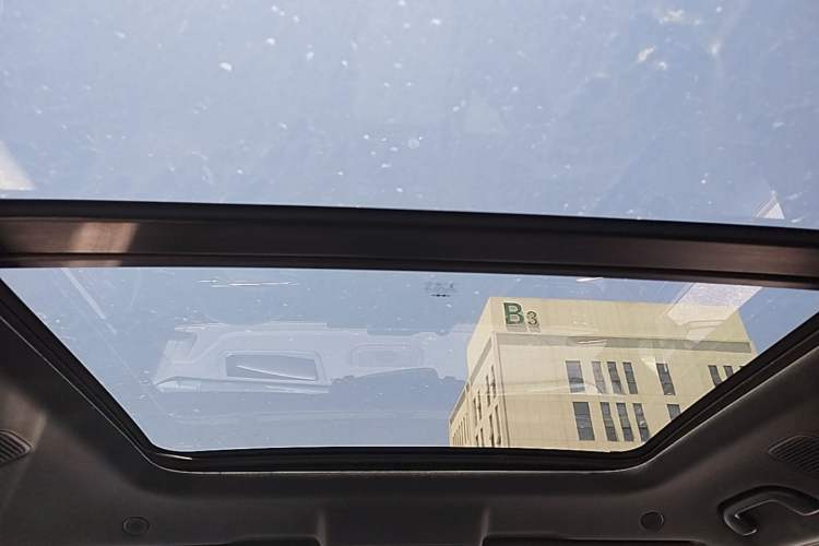 Used Formula Leopard 5 2023 Navigator Edition Headliner