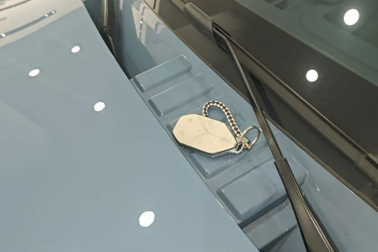 Used Formula Leopard 5 2023 Navigator Edition Interior 1