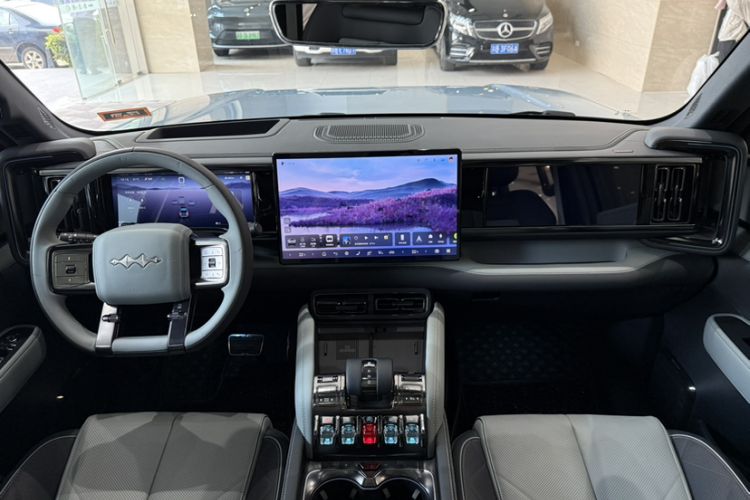Used Formula Leopard 5 2023 Navigator Edition Interior 2