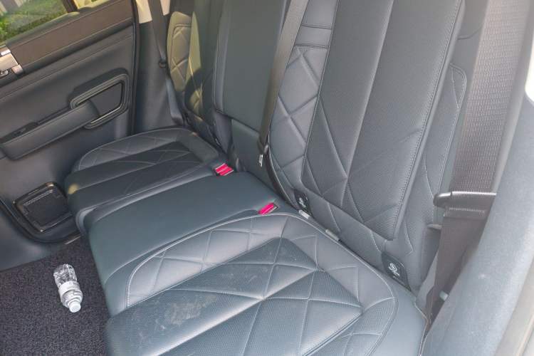 Used Formula Leopard 5 2023 Navigator Edition Interior 4