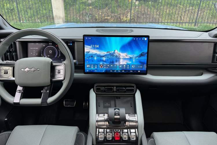 Used Formula Leopard 5 2023 Explore Edition Interior 5