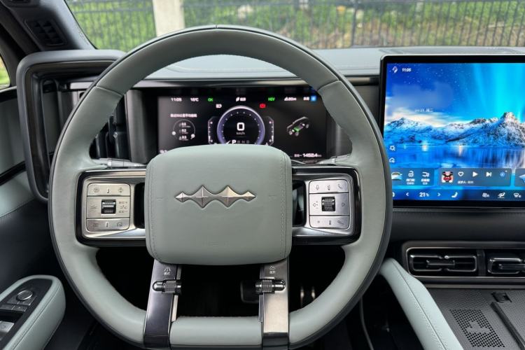 Used Formula Leopard 5 2023 Explore Edition Interior 9