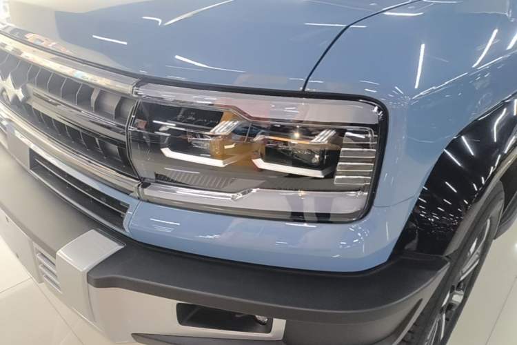 Used Formula Leopard 5 2023 Navigator Edition Left Front Headlight