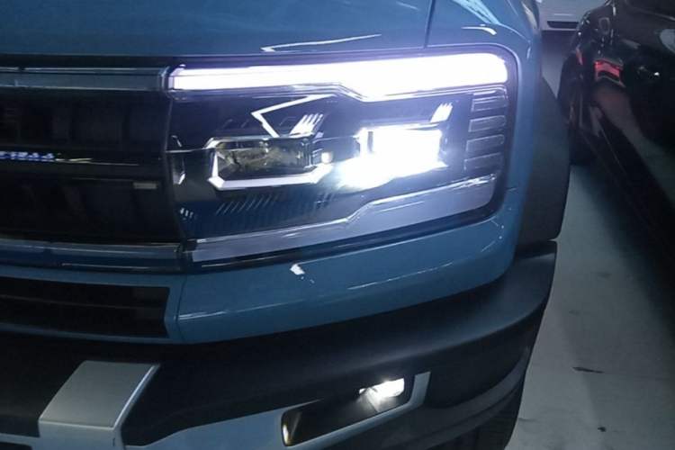 Used Formula Leopard 5 2023 Navigator Edition Left Front Headlight