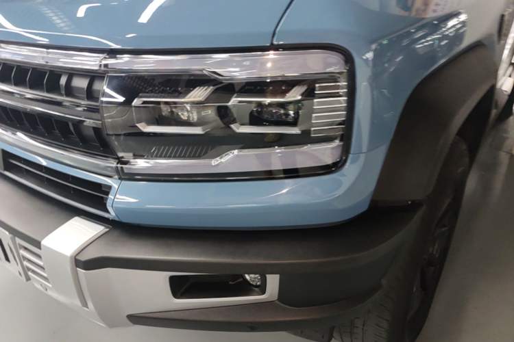Used Formula Leopard 5 2023 Navigator Edition Left Front Headlight