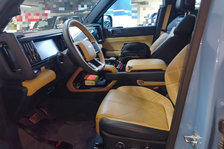Used Formula Leopard 5 2023 Navigator Edition Left Front Seat