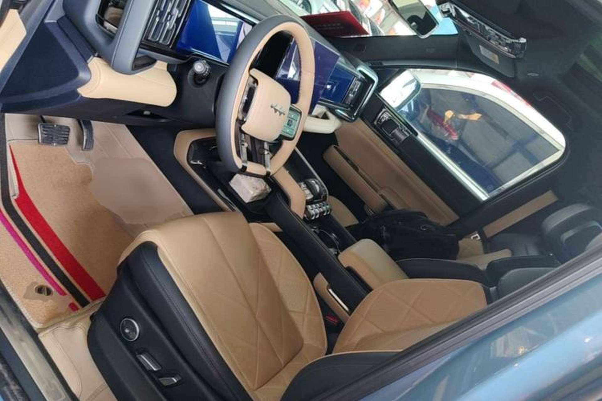 Used Formula Leopard 5 2023 Navigator Edition Left Front Seat