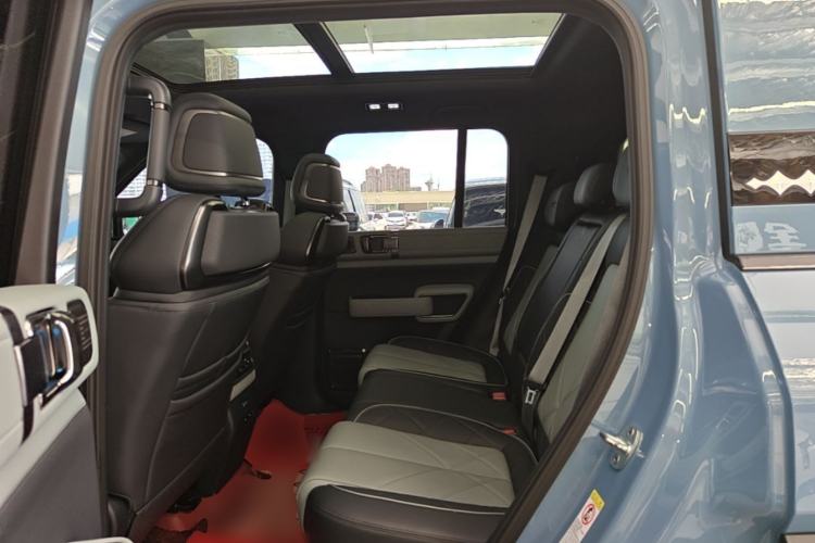 Used Formula Leopard 5 2023 Navigator Edition Left Rear Seat