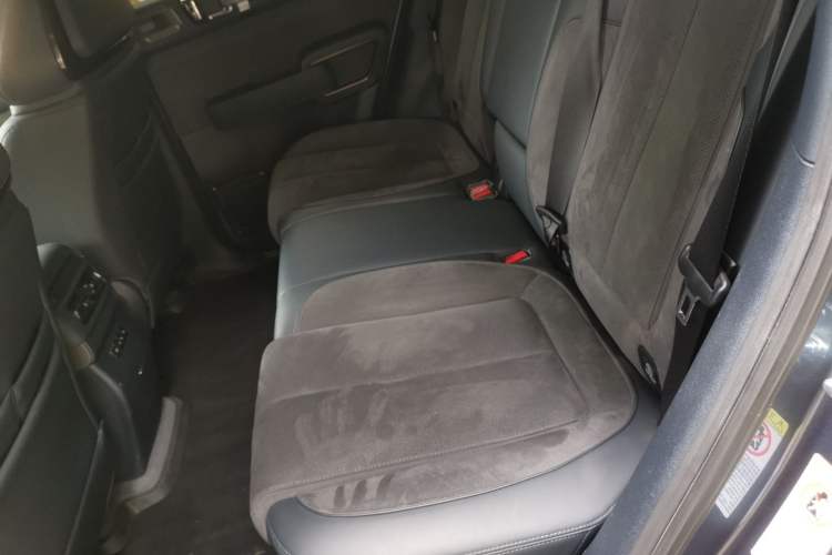 Used Formula Leopard 5 2023 Cloud Ride Flagship Edition Left Rear Seat