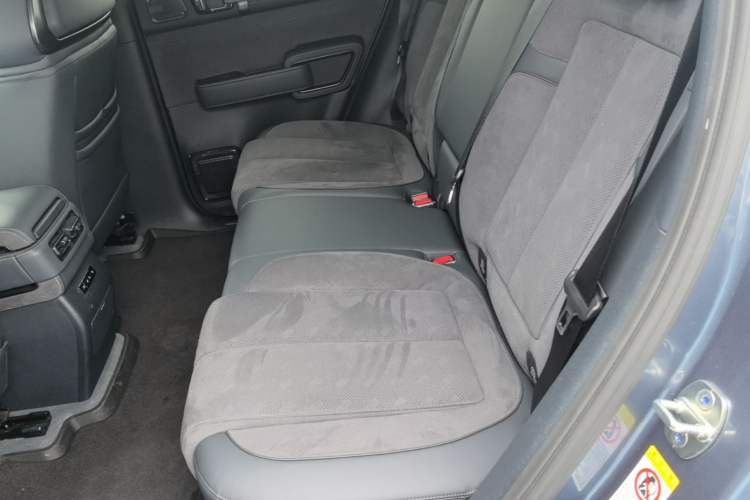 Used Formula Leopard 5 2023 Cloud Ride Flagship Edition Left Rear Seat