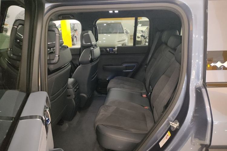 Used Formula Leopard 5 2023 Cloud Ride Flagship Edition Left Rear Seat