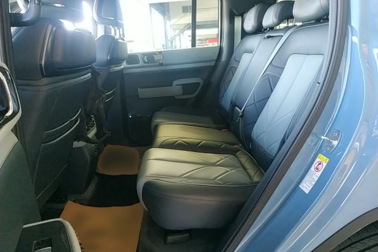 Used Formula Leopard 5 2023 Navigator Edition Left Rear Seat