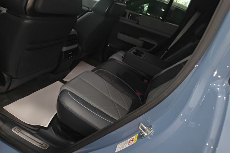 Used Formula Leopard 5 2023 Navigator Edition Left Rear Seat
