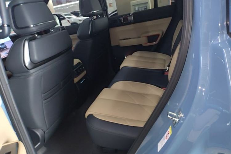 Used Formula Leopard 5 2023 Cloud Ride Flagship Edition Left Rear Seat