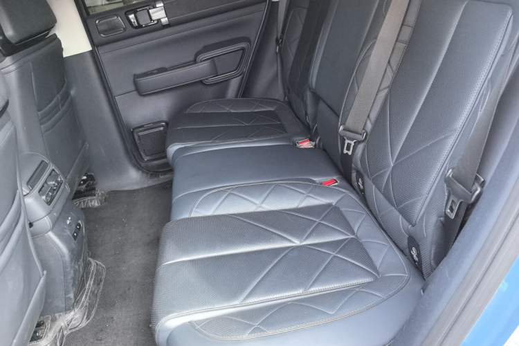 Used Formula Leopard 5 2023 Navigator Edition Left Rear Seat