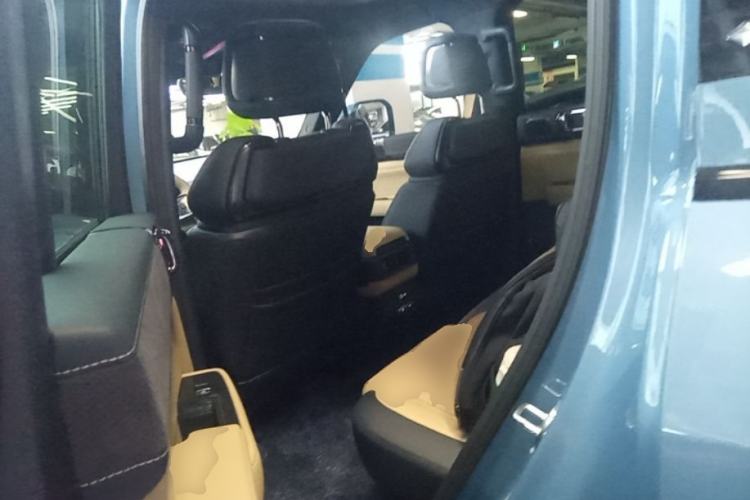 Used Formula Leopard 5 2023 Navigator Edition Left Rear Seat