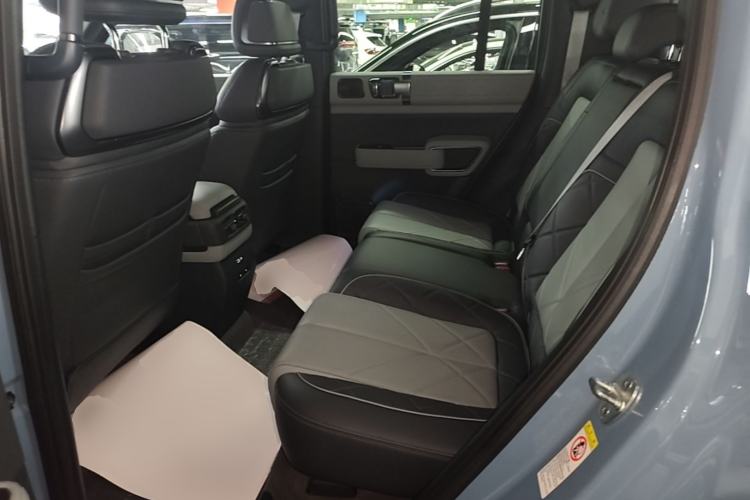 Used Formula Leopard 5 2023 Navigator Edition Left Rear Seat