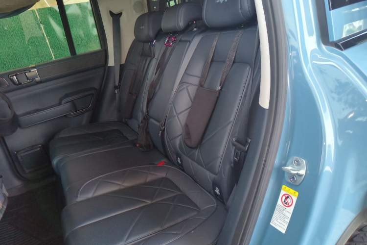 Used Formula Leopard 5 2023 Navigator Edition Left Rear Seat