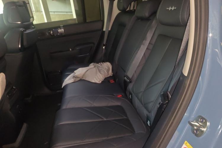 Used Formula Leopard 5 2023 Navigator Edition Left Rear Seat