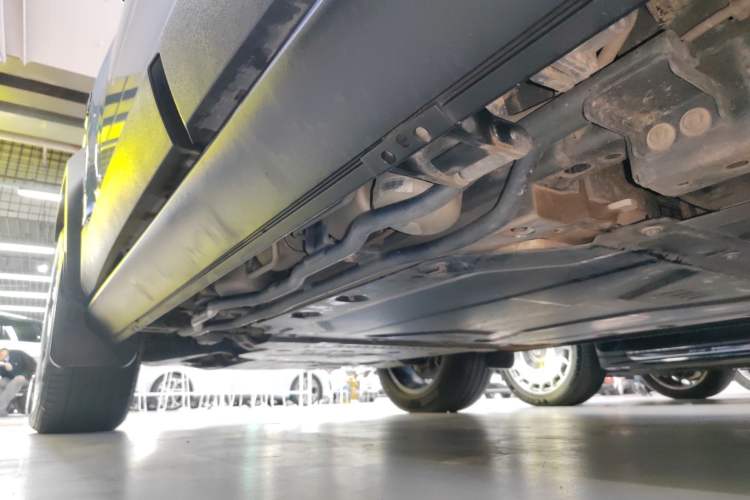 Used Formula Leopard 5 2023 Cloud Ride Flagship Edition Left Side Sill