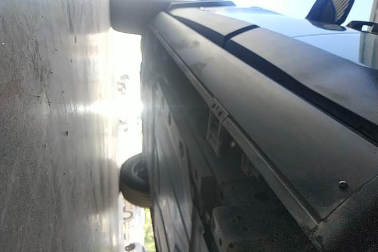 Used Formula Leopard 5 2023 Navigator Edition Left Side Sill