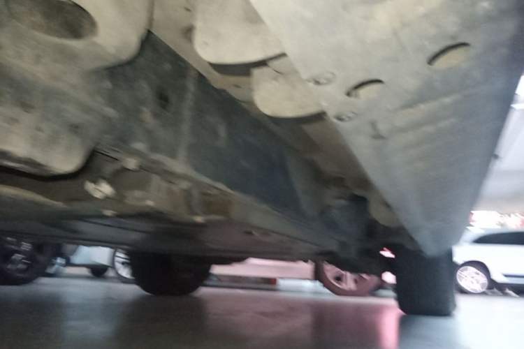 Used Formula Leopard 5 2023 Navigator Edition Left Side Sill