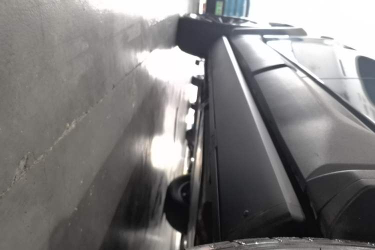 Used Formula Leopard 5 2023 Navigator Edition Left Side Sill