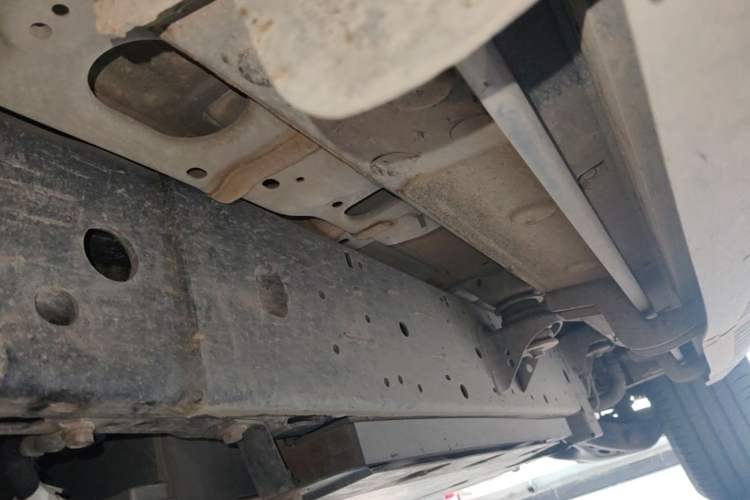 Used Formula Leopard 5 2023 Navigator Edition Left Side Sill