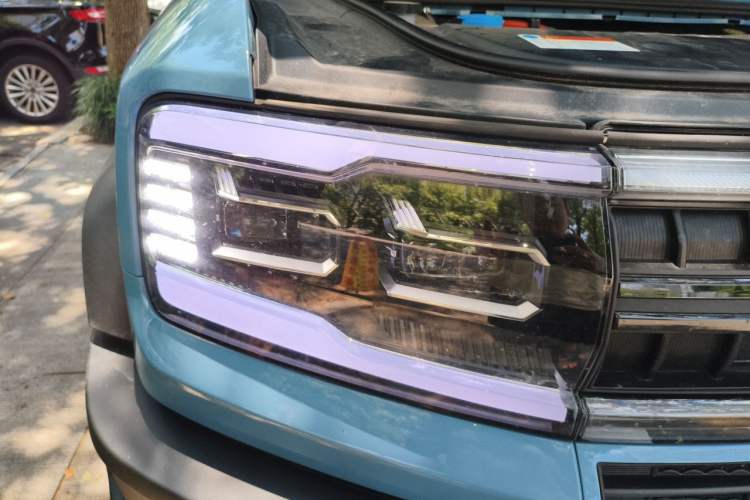 Used Formula Leopard 5 2023 Navigator Edition Right Front Headlight