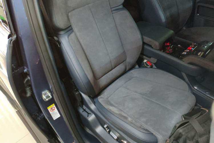 Used Formula Leopard 5 2023 Cloud Ride Flagship Edition Right Front Seat