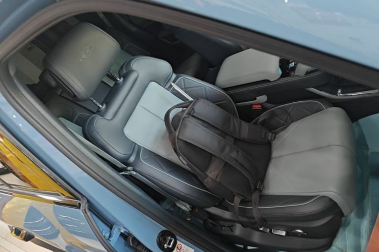 Used Formula Leopard 5 2023 Navigator Edition Right Front Seat