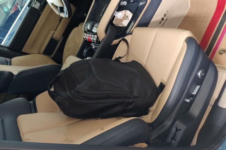 Used Formula Leopard 5 2023 Navigator Edition Right Front Seat