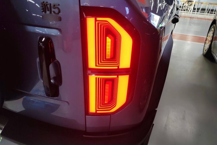 Used Formula Leopard 5 2023 Cloud Ride Flagship Edition Right Rear Taillight