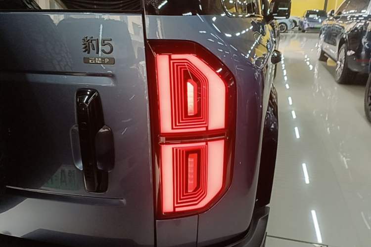 Used Formula Leopard 5 2023 Cloud Ride Flagship Edition Right Rear Taillight