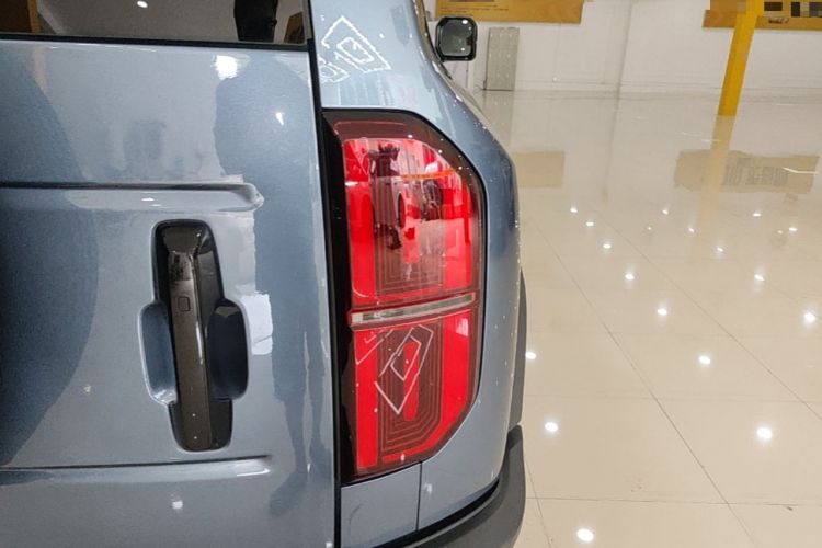 Used Formula Leopard 5 2023 Cloud Ride Flagship Edition Right Rear Taillight