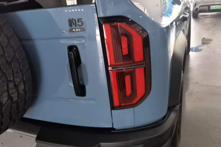 Used Formula Leopard 5 2023 Navigator Edition Right Rear Taillight