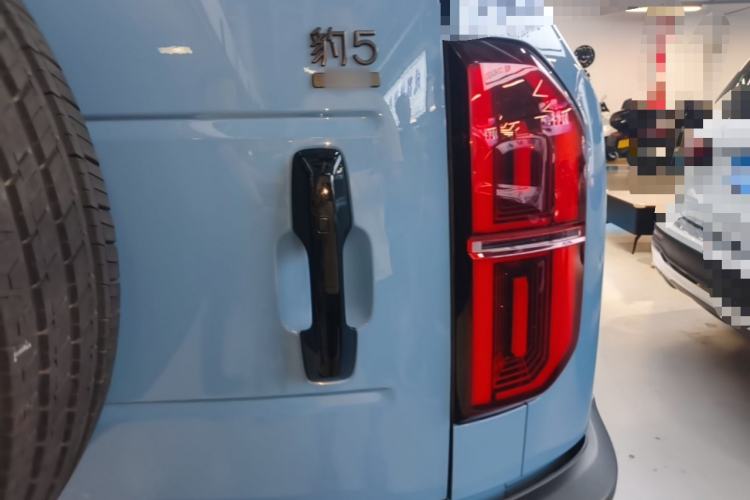 Used Formula Leopard 5 2023 Navigator Edition Right Rear Taillight