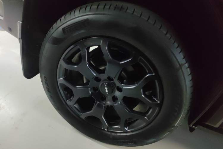Used Formula Leopard 5 2023 Cloud Ride Flagship Edition Right Rear Wheel Hub