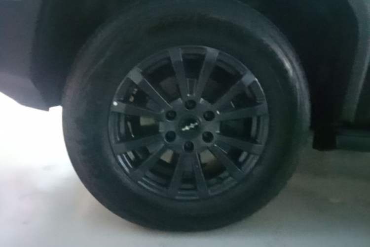 Used Formula Leopard 5 2023 Navigator Edition Right Rear Wheel Hub