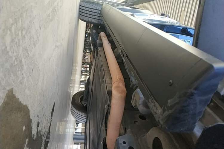 Used Formula Leopard 5 2023 Navigator Edition Right Side Sill