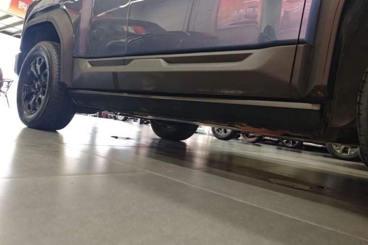 Used Formula Leopard 5 2023 Cloud Ride Flagship Edition Right Side Sill