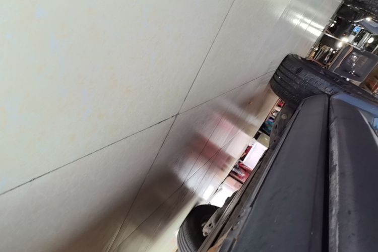 Used Formula Leopard 5 2023 Navigator Edition Right Side Sill