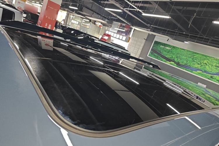Used Formula Leopard 5 2023 Navigator Edition Roof